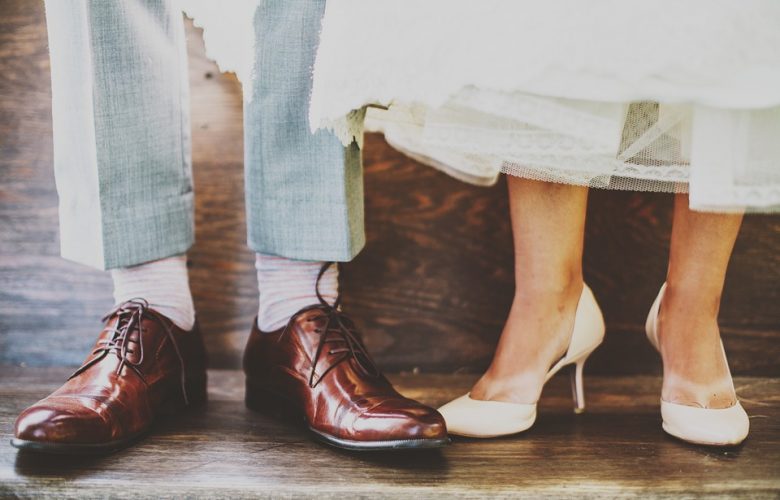 Pieds homme et femme mariage